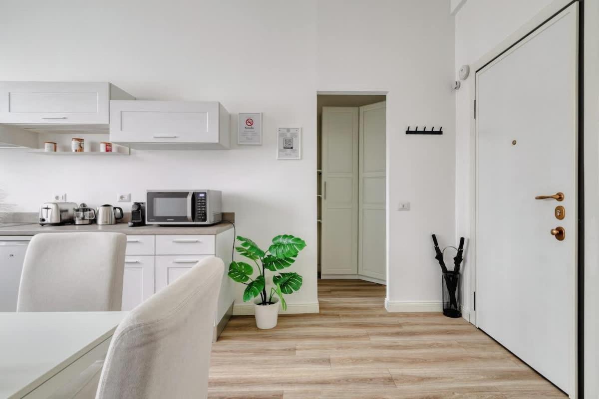 Oasis Suite - Subway 50 Meters Just 5 Minutes From Duomo Milano Exteriör bild